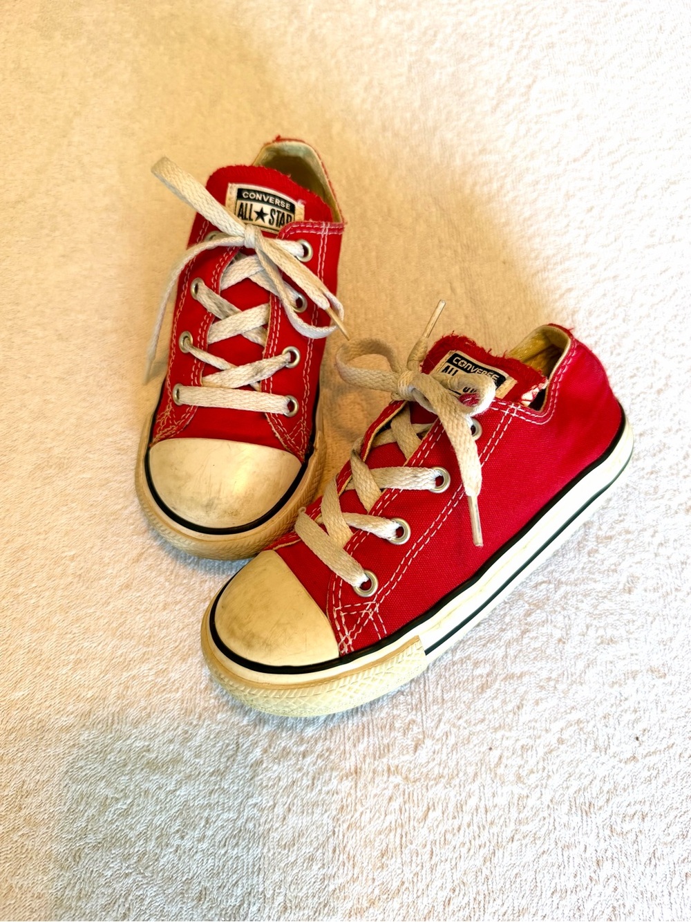 Converse Kids Red Low-Top Canvas Sneakers with White Laces, size 10